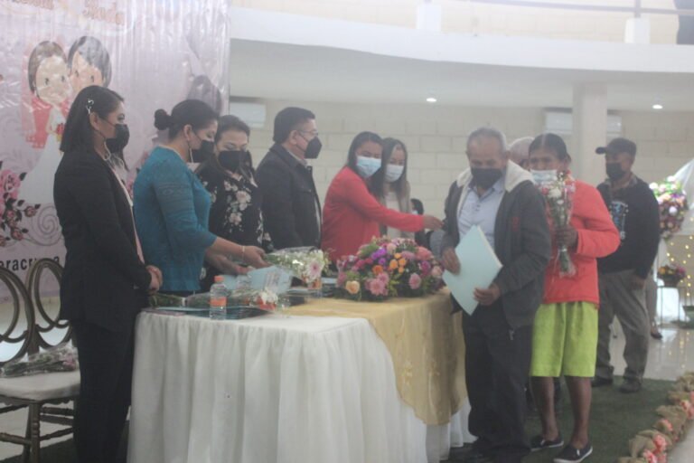 Realizan bodas colectivas en Tantoyuca