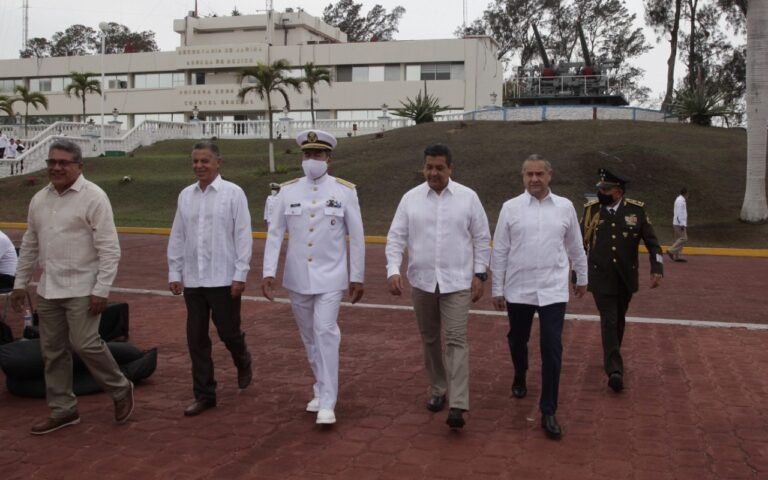 ￼PARTICIPA ALCALDE MADERENSE EN CEREMONIA DE LA GESTA HEROICA EN VERACRUZ