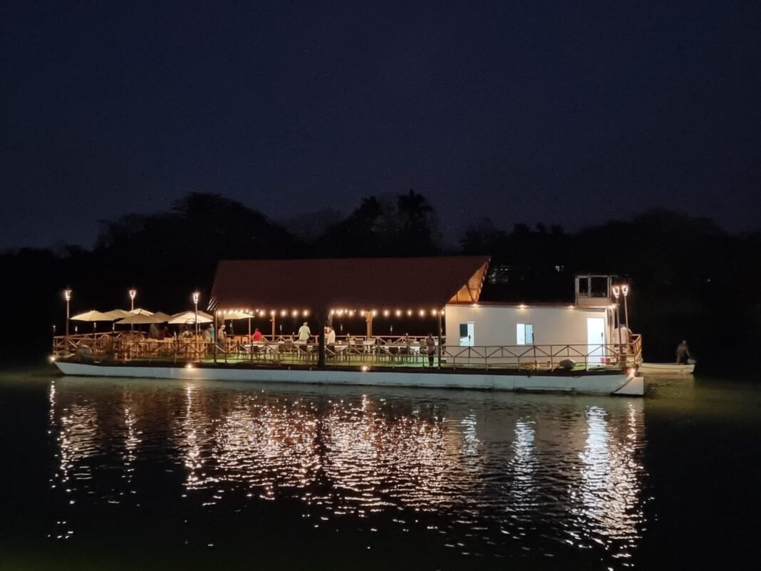 INAUGURAN El “PANOKKO”, RESTAURANTE FLOTANTE EN PÁNUCO