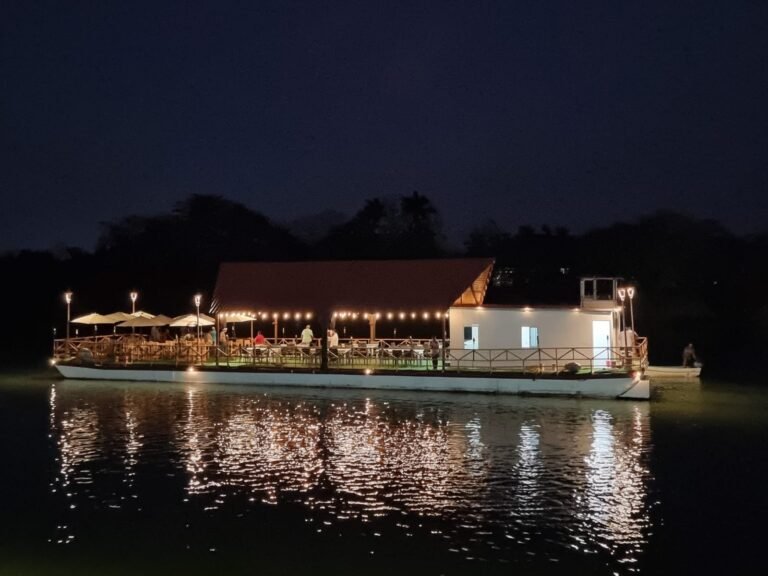 INAUGURAN El “PANOKKO”, RESTAURANTE FLOTANTE EN PÁNUCO