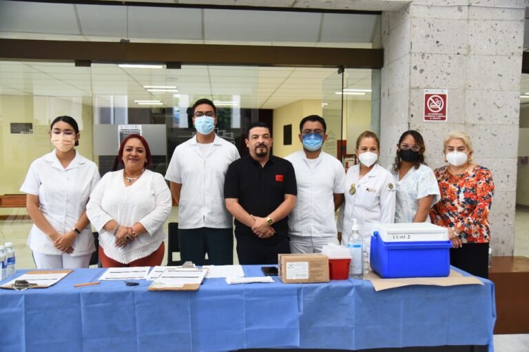 Realizan en el Congreso campaña de vacunación contra Covid-19