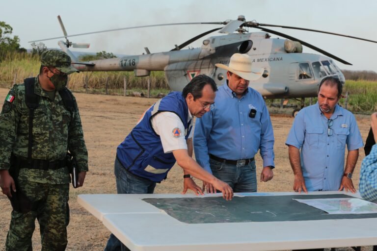 Supervisa Gobernador Cabeza de Vaca tareas para sofocar el incendio en El Cielo. 