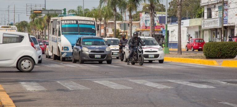 PIDEN A MOTOCICLISTAS RESPETAR EL REGLAMENTO VIAL