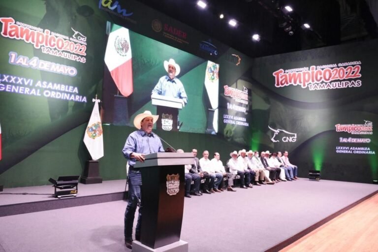 Preside Gobernador Francisco García Cabeza de Vaca toma de protesta del Consejo Directivo de CNOG 