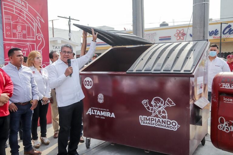  INSTALAN CONTENEDORES PARA LA BASURA EN EL CENTRO DE ALTAMIRA