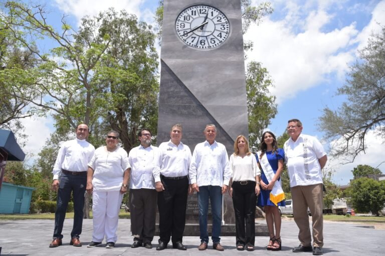 Nuevo Reloj Centenario Embellece la Plaza Sierra Morena de Tampico