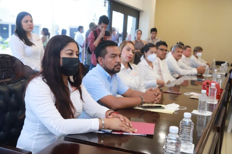 FRUCTÍFERA REUNION DEL ALCALDE ARMANDO MARTÍNEZ CON LÍDERES MAGISTERIALES