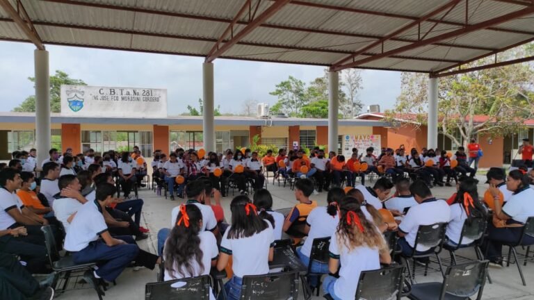 PRESENTAN A ESTUDIANTES LA APLICACIÓN INFORMÁTICA «VERACRUZ MUJER ALERTA» 