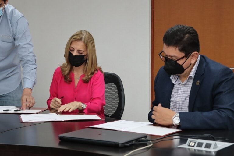Suscriben Importante Convenio de Colaboración DIF Tampico y la Universidad del Noreste