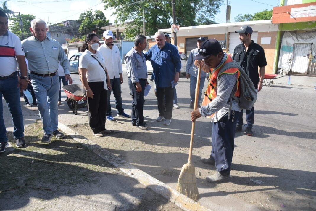 Realizan Amplia Jornada de Limpieza en la Colonia Morelos