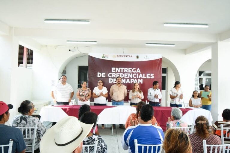 ENTREGAN TARJETAS DEL INAPAM EN EL HIGO