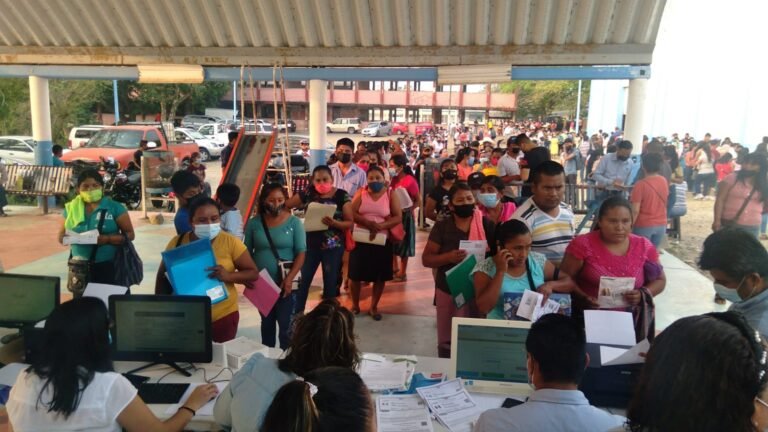 Instala ayuntamiento módulo de atención en sede de vacunación