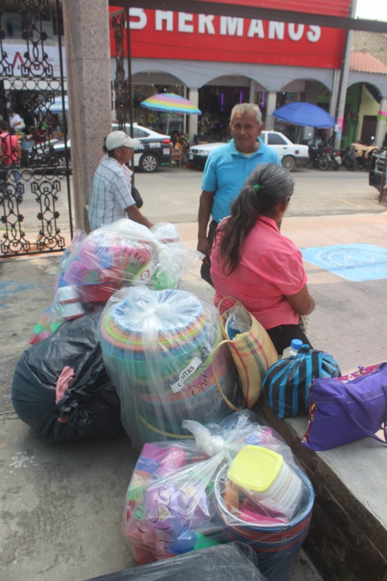 Atiende ayuntamiento solicitudes de las comunidades
