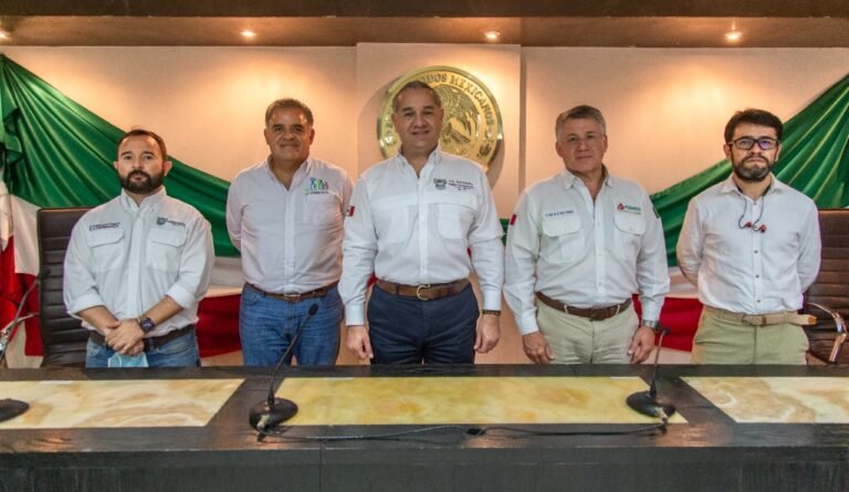 Coordinan Adrián Oseguera y Petróleos Mexicanos acciones a favor de la salud maderense 