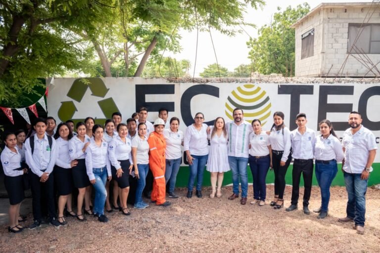 INAUGURÓ VÍCTOR DE LA GARZA PLANTA RECICLADORA DE PLÁSTICO