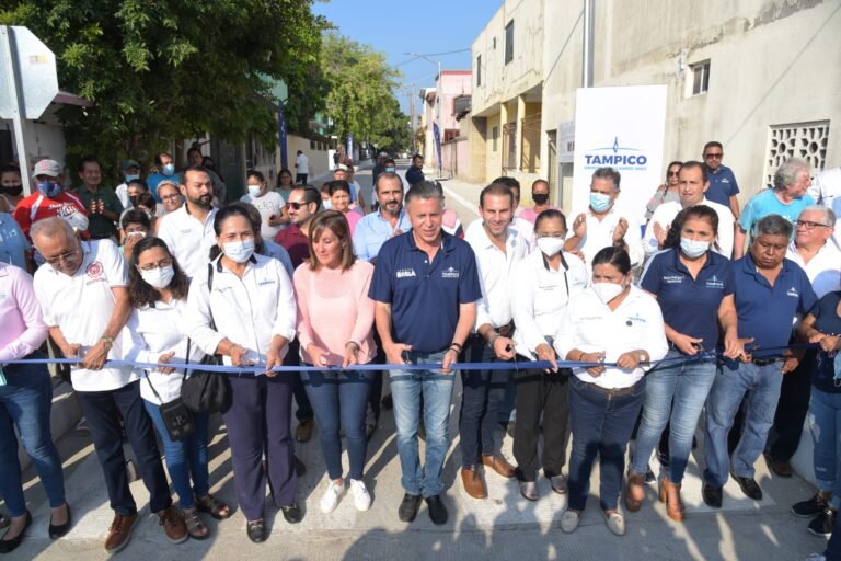 Entrega Chucho Nader Obra de Pavimentación en la Niños Héroes