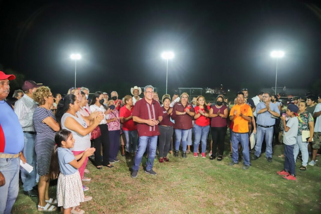ENTREGA ARMANDO MARTÍNEZ PARQUE COMPLETAMENTE ILUMINADO