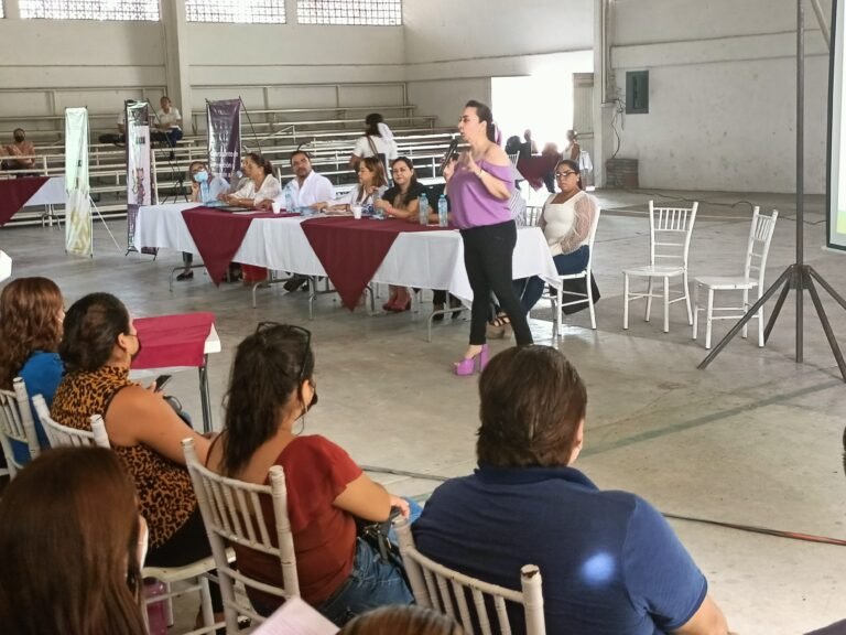 Imparten conferencia a docentes para la detección y denuncia del Bullying en El Higo