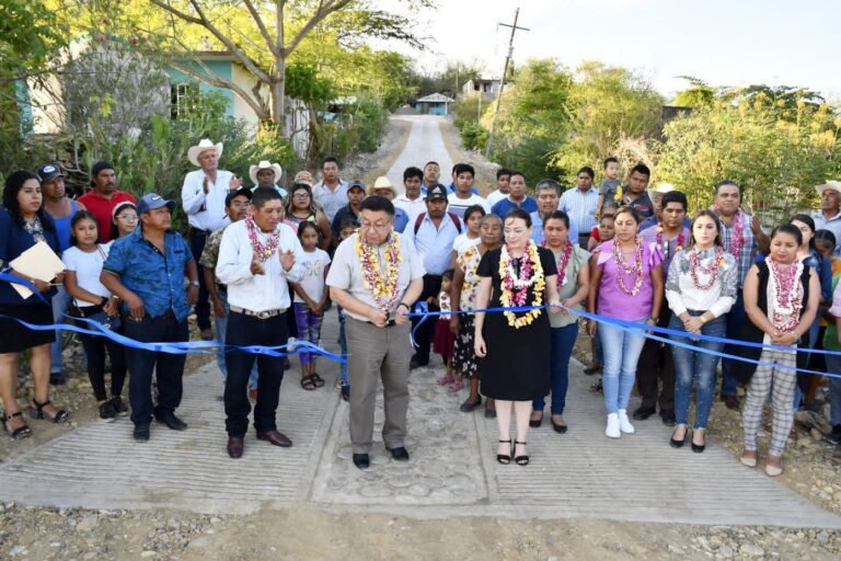 Rehabilitan camino rural de Casas Viejas
