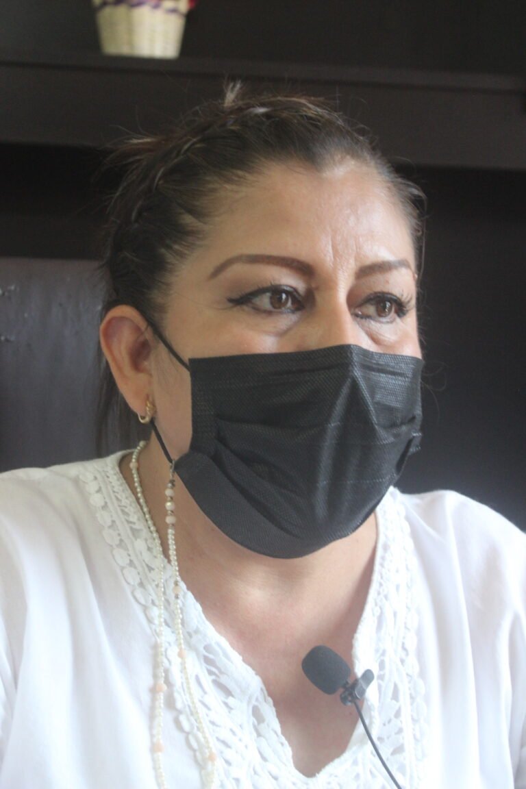 Mantienen limpio el panteón Municipal