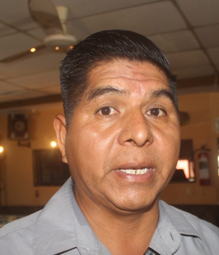 Llevan varios servicios médicos a las comunidades