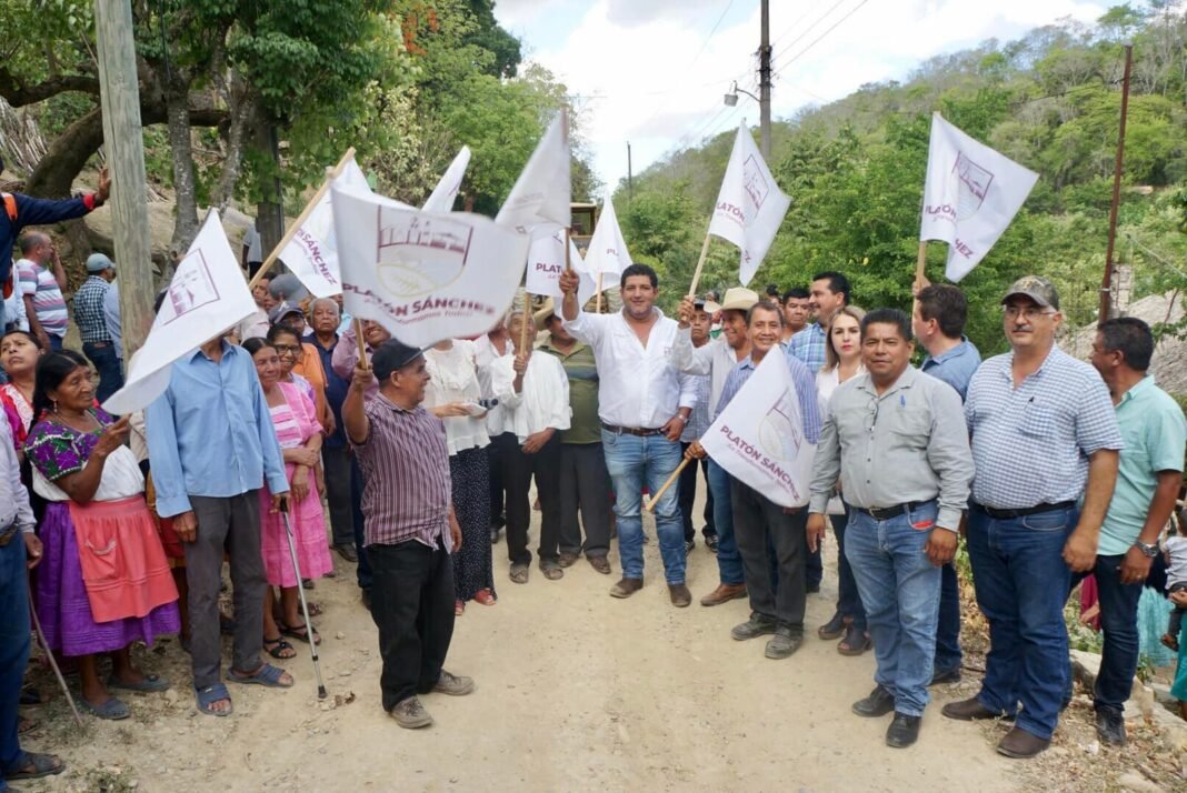 ARRANCA ALCALDE OBRAS EN COMUNIDADES<br>RURALES DE PLATÓN SÁNCHEZ
