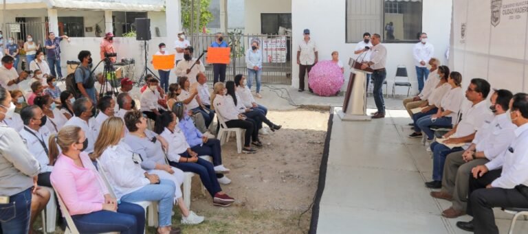 Modernizan más colonias maderenses con obras de pavimentación