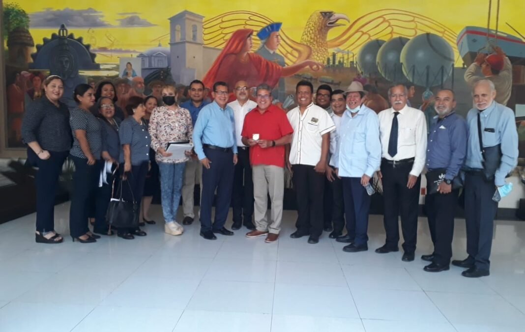 Se reunió Armando Martínez con miembros de las Logias Masónicas Artesanos y Belisario Domínguez