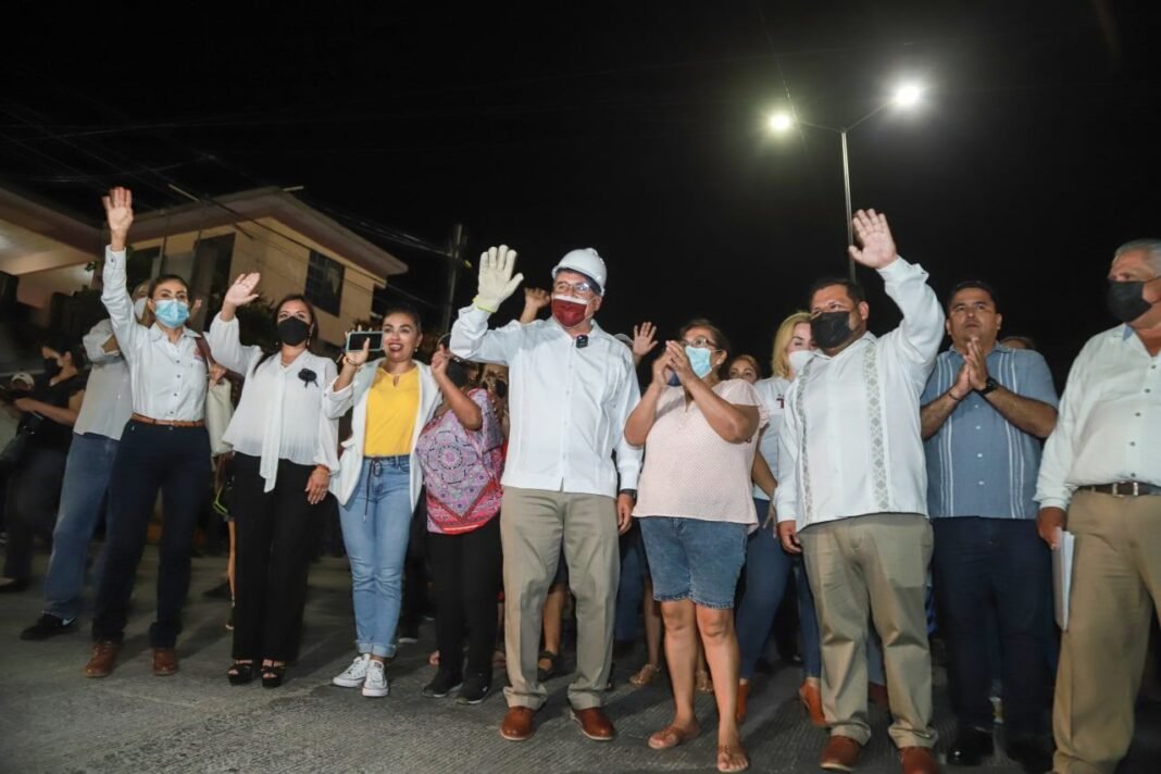 Mejora gobierno municipal iluminación de la colonia Tampico Altamira
