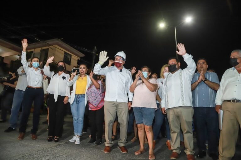 Mejora gobierno municipal iluminación de la colonia Tampico Altamira￼