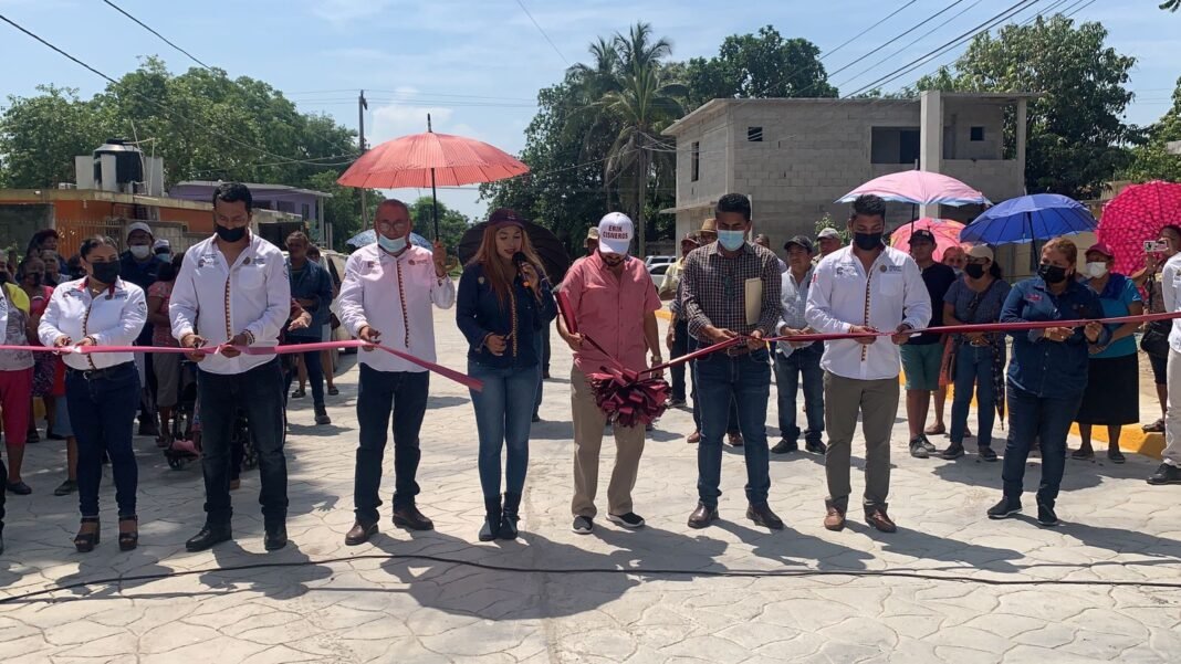 INAUGURAN MAS CALLES PAVIMENTADAS EN PUEBLO VIEJO
