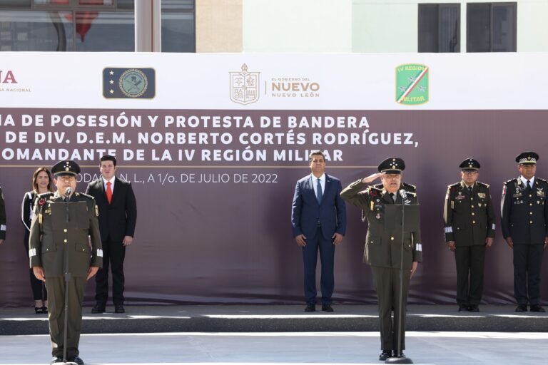 Asiste Gobernador García Cabeza de Vaca a toma de protesta del nuevo mando en la IV Región Militar