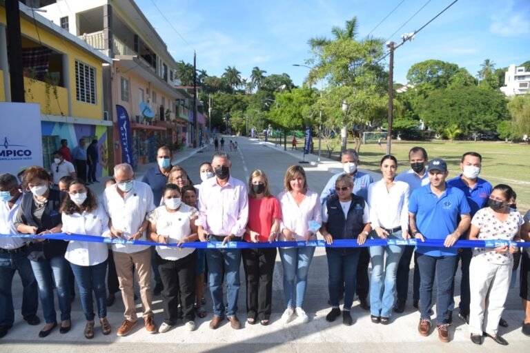 Inaugura Chucho Nader Pavimentación en la Colonia Chairel