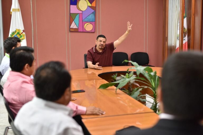 Estrecha Gómez Cazarín colaboración Congreso-municipios