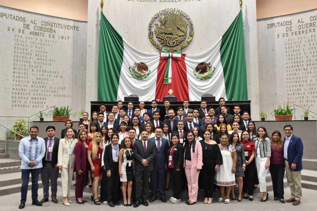 Sociedad debe escuchar a jóvenes: diputado Gómez Cazarín