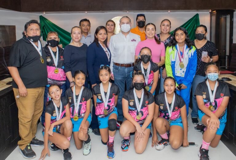 Reconocen en Ciudad Madero a campeonas nacionales de Voleibol Infantil