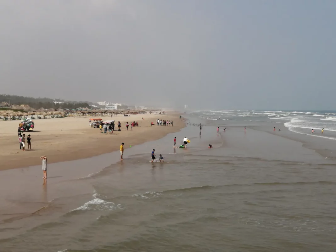 FUERTE OLOR A COMBUSTOLEO CAUSA ALARMA EN PLAYA MIRAMAR