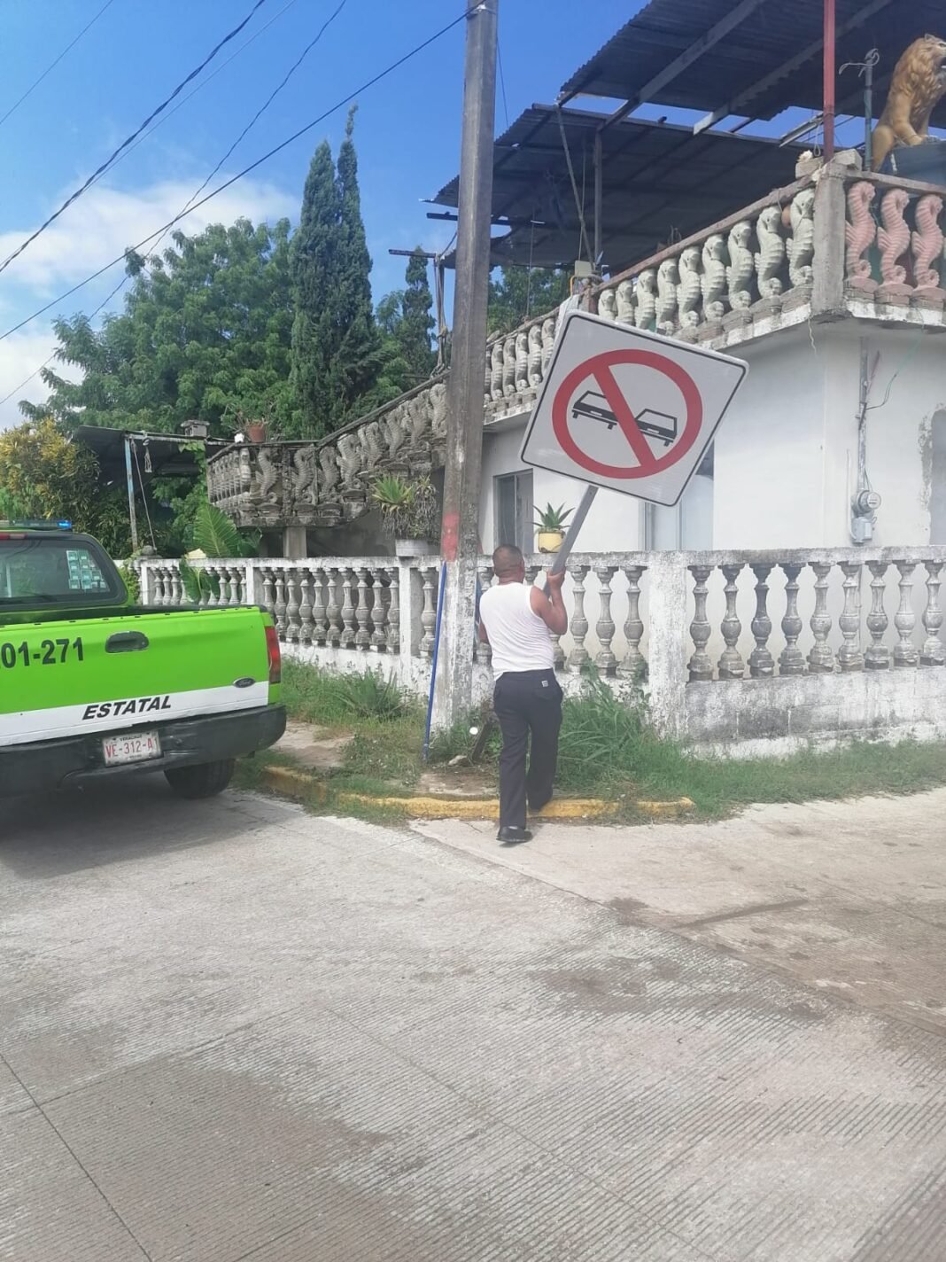 MEJORAN VIALIDAD EN LA RIBERA DE TAMPICO ALTO CON SEÑALAMIENTOS VIALES 
