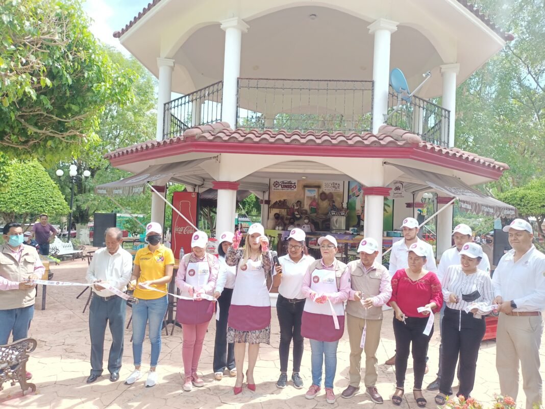 VISITO LA PRESIDENTA DEL DIF ESTATAL EL MUNICIPIO DE TANTIMA