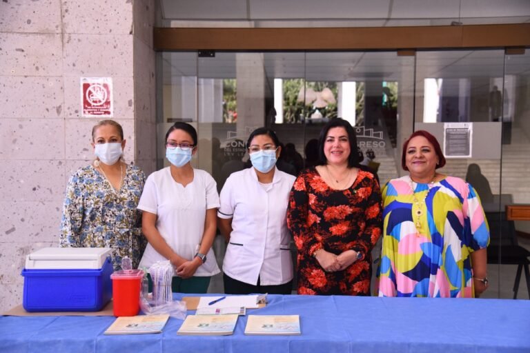 En el Congreso, actualizan esquema de vacunación de menores