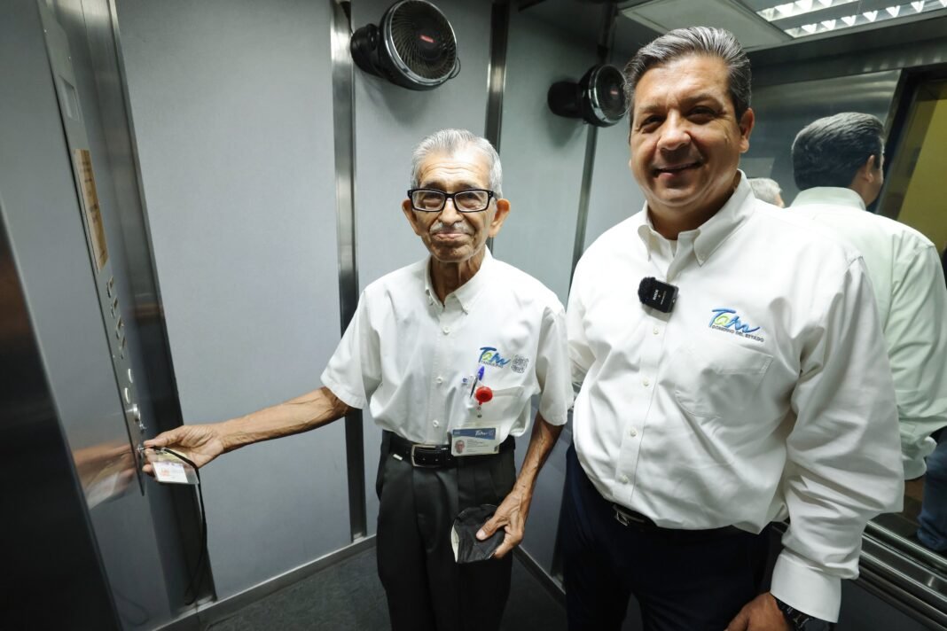 Reconoce Gobernador Francisco García Cabeza de Vaca 67 años de servicio a Don Fernando Frausto Martínez