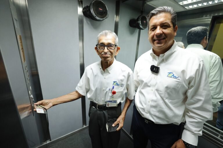 Reconoce Gobernador Francisco García Cabeza de Vaca 67 años de servicio a Don Fernando Frausto Martínez