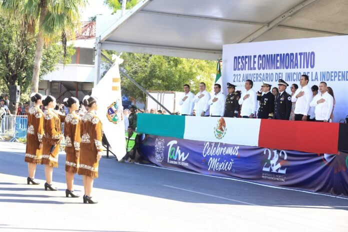 TAM-100-2022.-Participa-Gobernador-Francisco-Garcia-Cabeza-de-Vaca-en-desfile-militar-conmemorativo-al-212-Aniversario-de-la-Independencia-de-Mexico-5