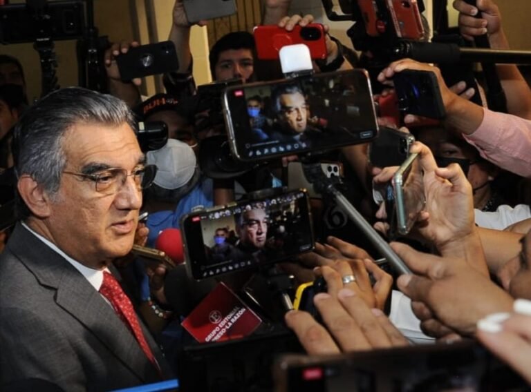 Trabajadores, no sufrirán reducciones en sus prestaciones, aclara el Gobernador.