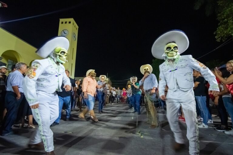 ESPECTACULAR PRESENTACION DE LA PARRANDA MAS GRANDE DE LA HUASTECA