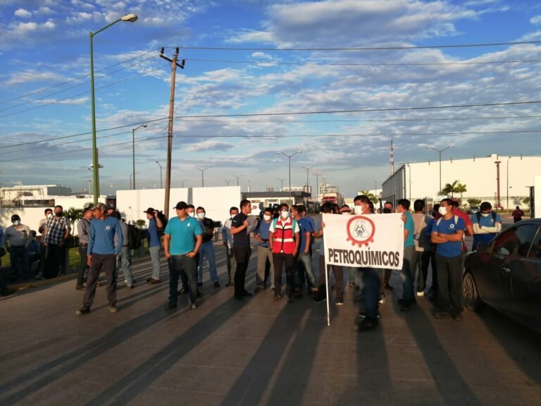 Trabajadores de Absormex seguirán en huelga hasta que sean escuchados por directivos de empresa￼