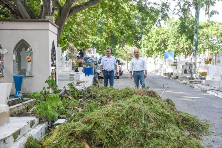 Supervisa Chucho Nader Limpieza en Panteones Municipales￼