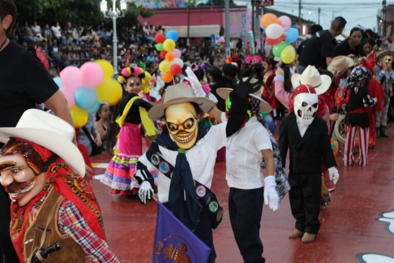 PARTICIPARON COMPARSAS INFANTILES EN EL PRIMER DIA DE XANTOLO 2022