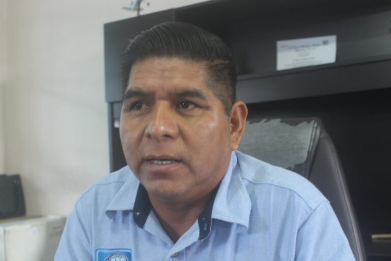 Pavimentación de calles incluye banquetas y guarniciones