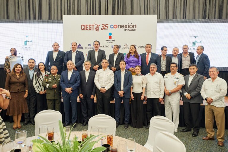 La seguridad, tarea a la que me avoco todos los días, dice Américo a empresarios 